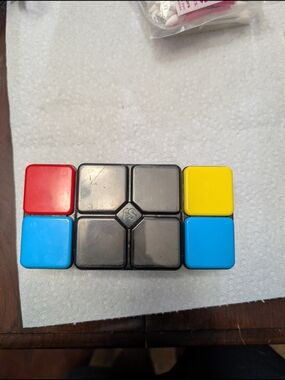 FS 2x2 Pocket Cube with Red, Green, Yellow & Blue Tiles